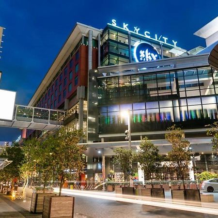 Skycity Hotel Оукланд Екстериор снимка